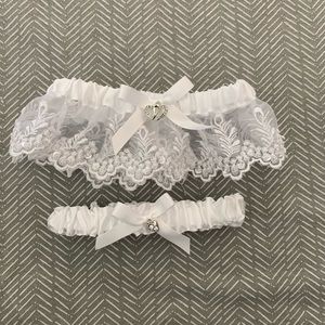 BNWOT garter set